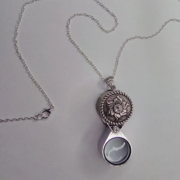 Magnifying Glass Oxidized Silver Rhinestone Floral Loupe Pendant Necklac… - Picture 6 of 9